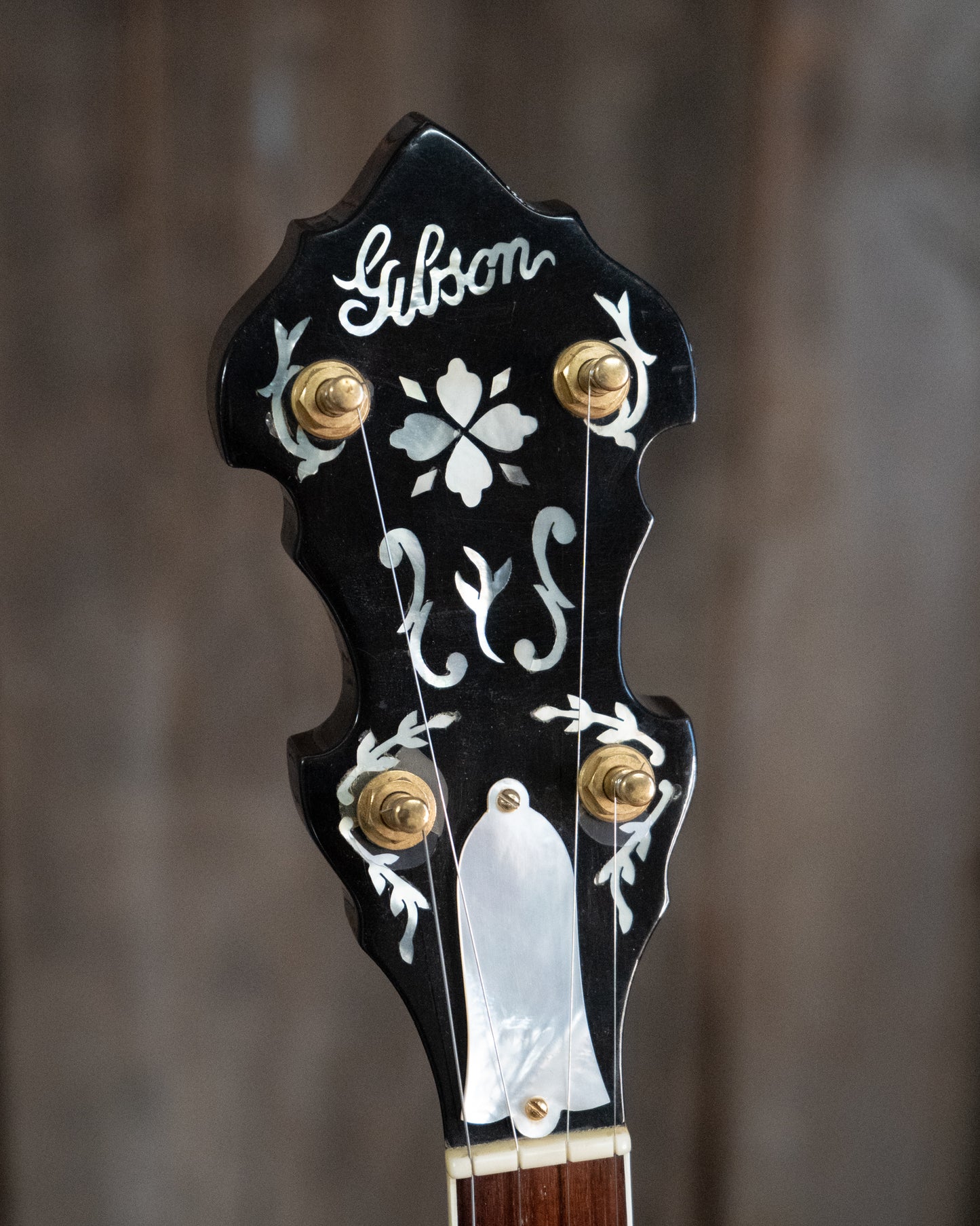 Showroom photo of Gibson Granada Resonator Banjo (1990)