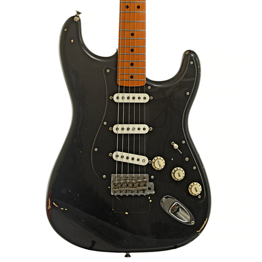 Front of Fender Custom Shop David Gilmour Relic Stratocaster Electric Guitar