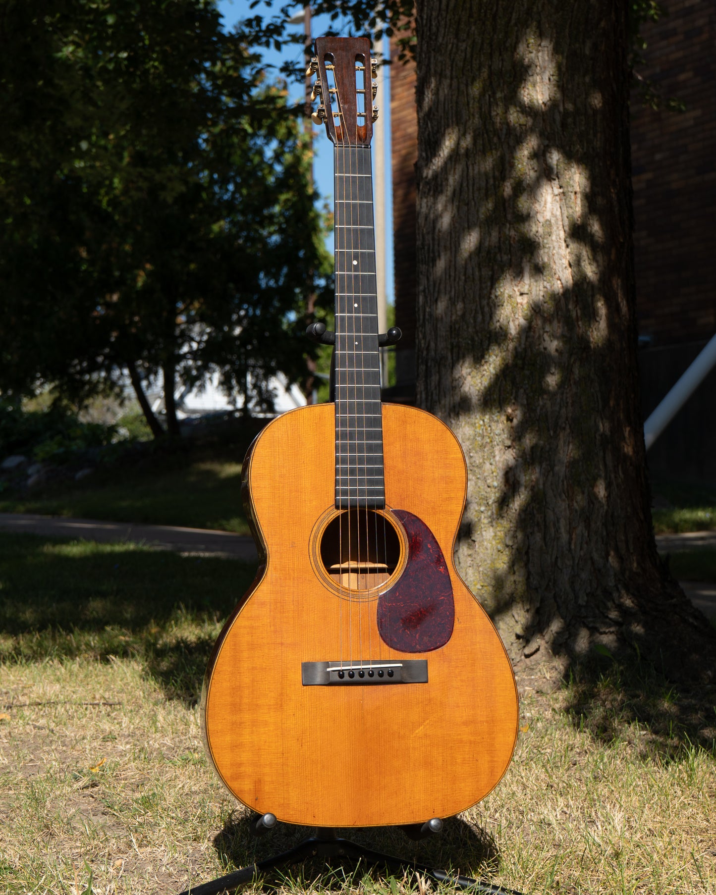 Showroom photo of Martin 000-18 12-Fret Acoustic Guitar (1927)