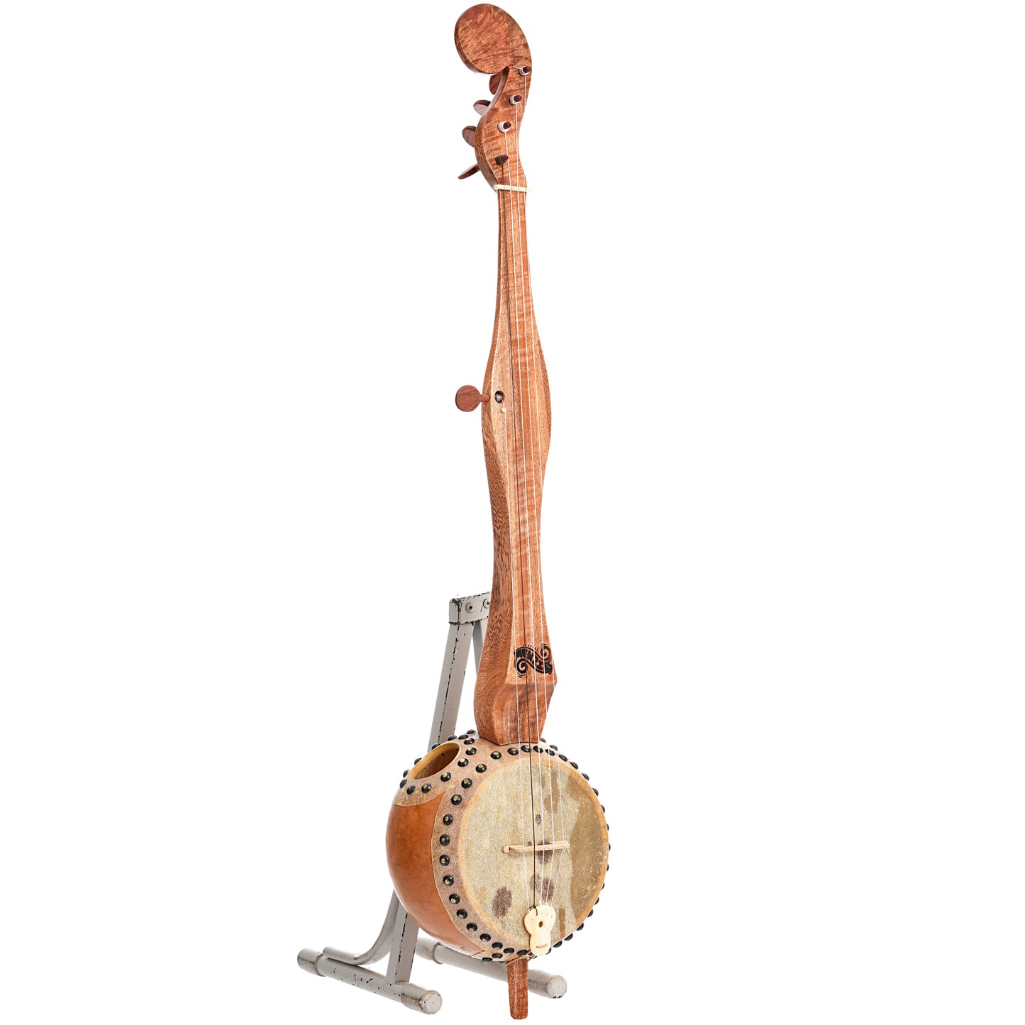 Full front and side of Menzies Fretless Gourd Banjo #578