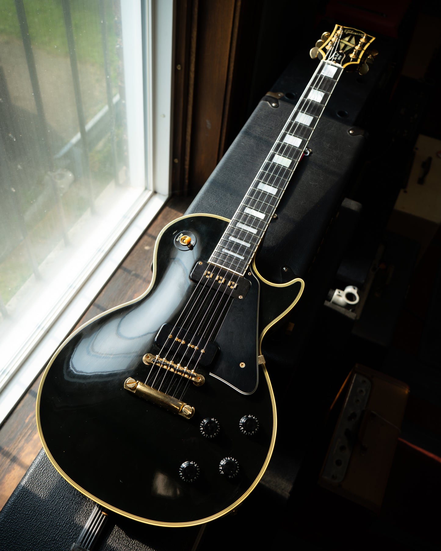 showroom photo of Gibson Les Paul Custom '54 Reissue Electric Guitar (1998)