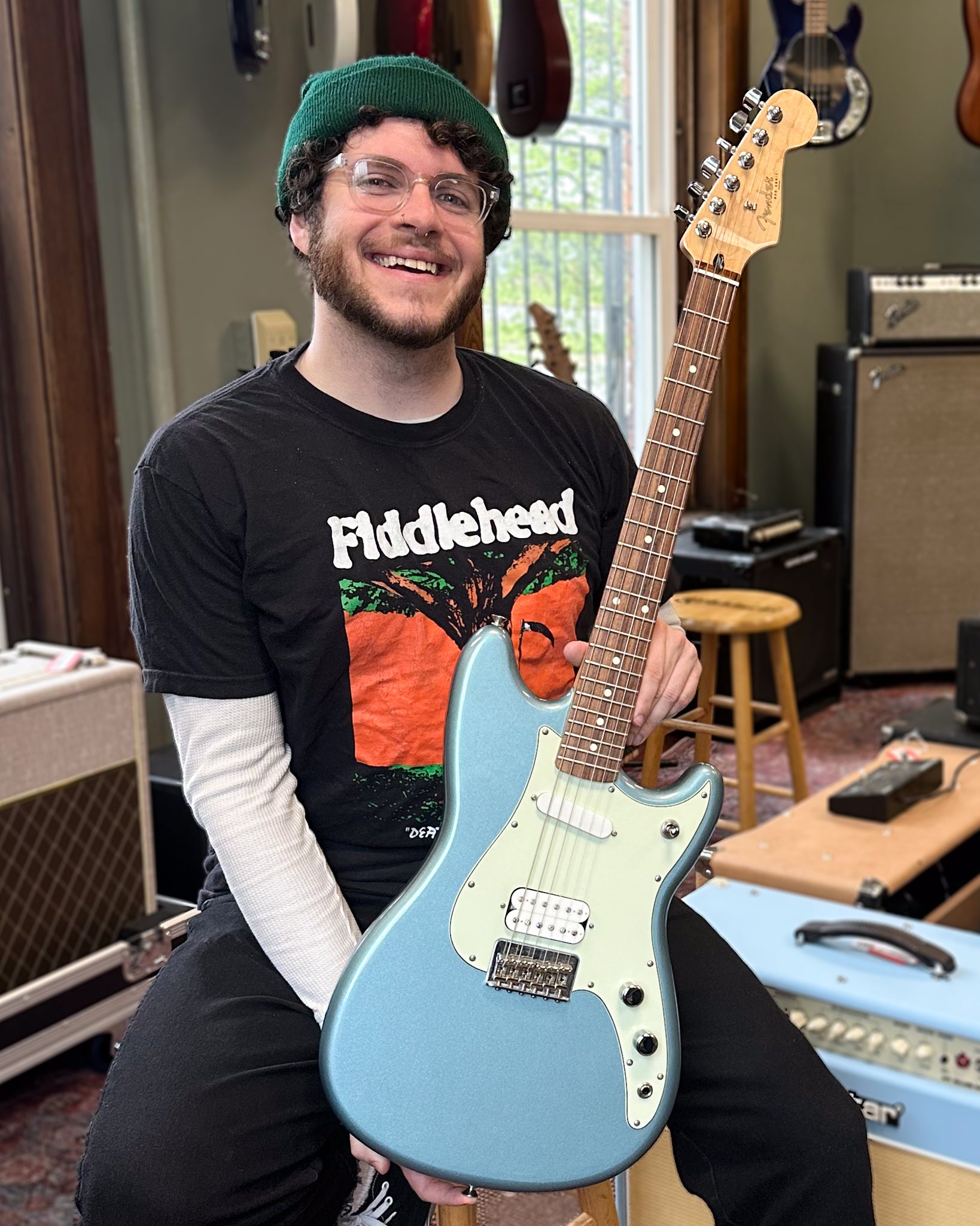 Showroom photo of Fender Duo-Sonic Electric Guitar (2022)