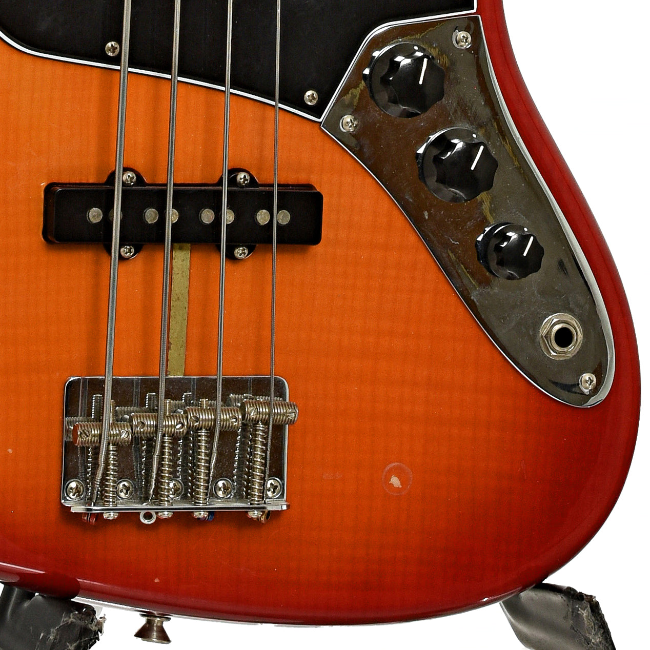 Bridge and controls of Fender Rarities Series Flame Ash Top American Original '60s Jazz Bass