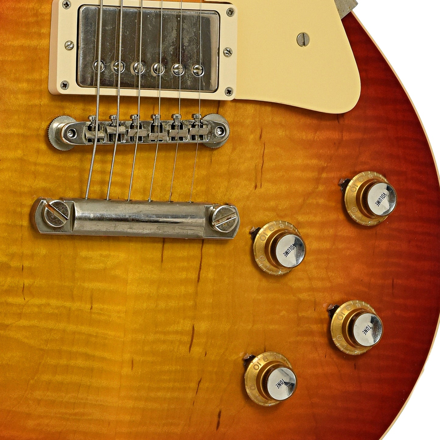 Bridge and controls of Gibson Les Paul R-0 Electric Guitar