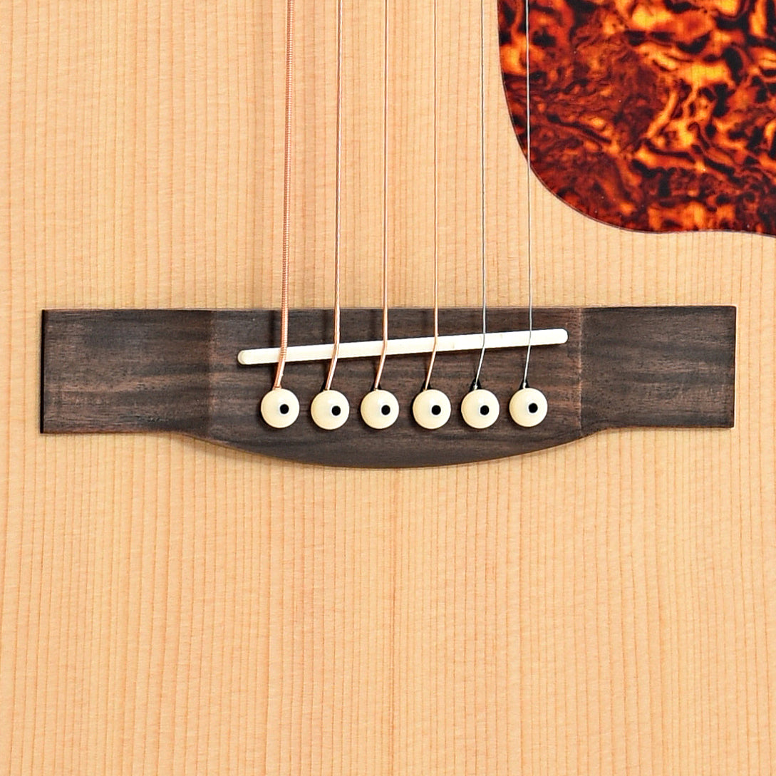 Bridge of Guild OM-250E Limited Archback Natural Acoustic Guitar