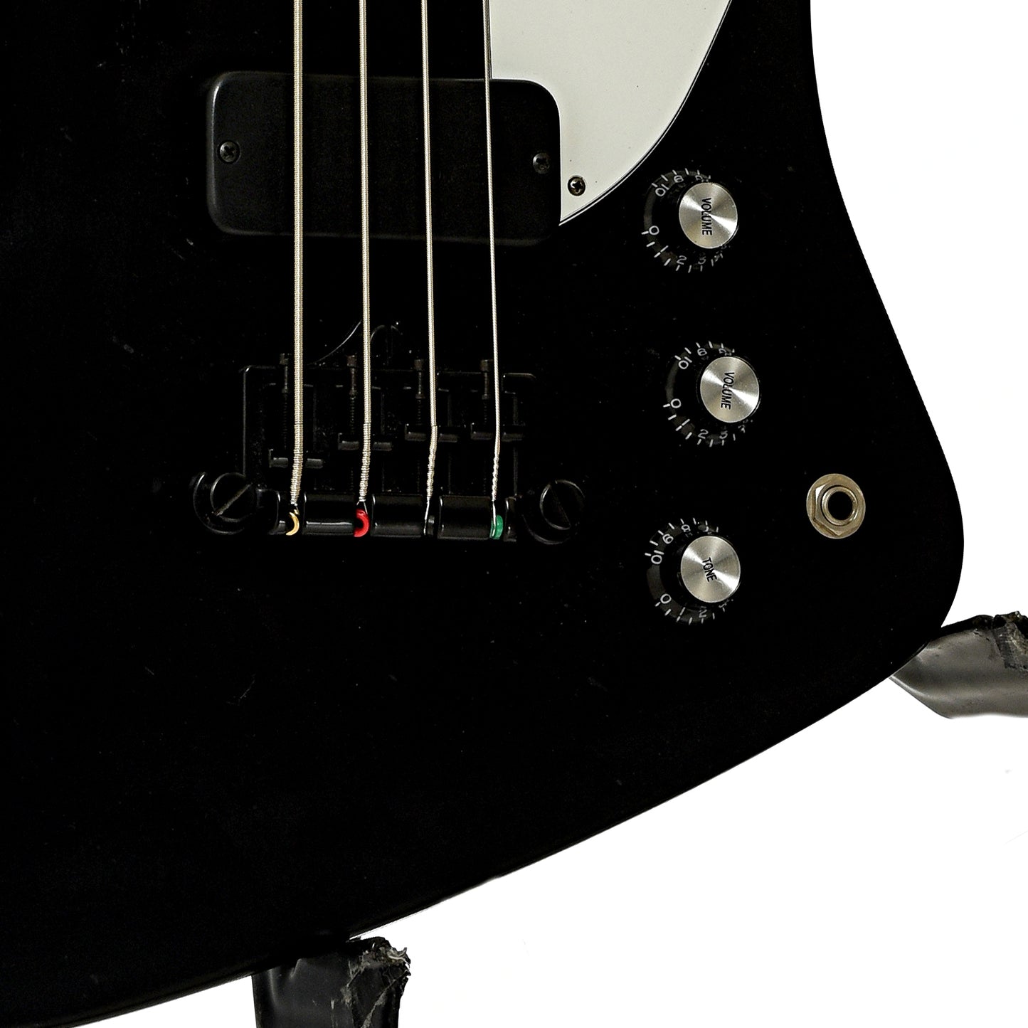 Bridge and controls of Gibson Thunderbird Studio Electric Bass