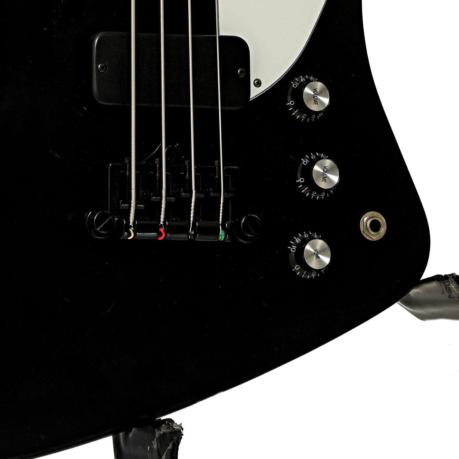 Bridge and controls of Gibson Thunderbird Studio Electric Bass