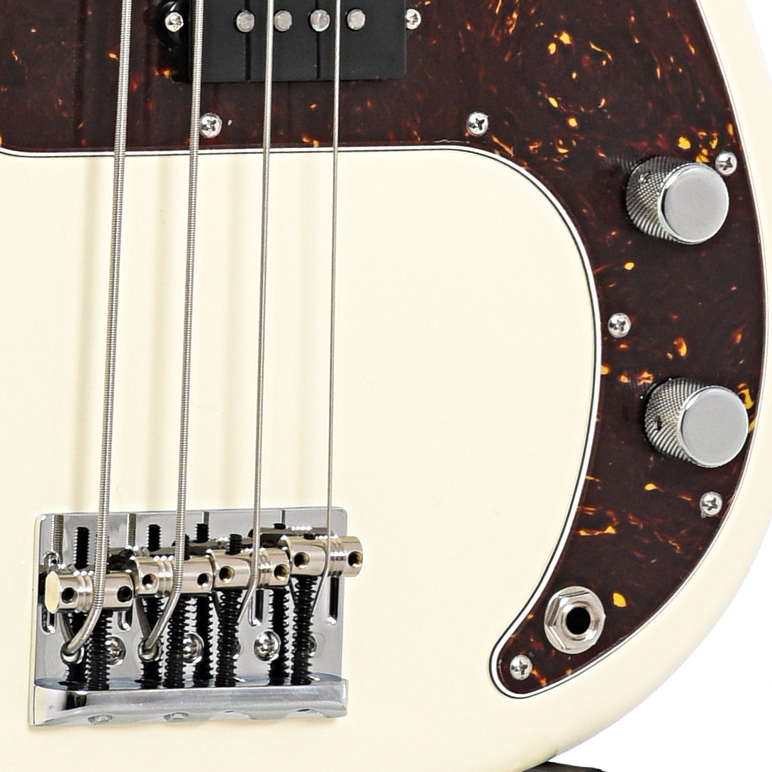 Bridge of Fender American Professional II Precision Bass, Olympic White
