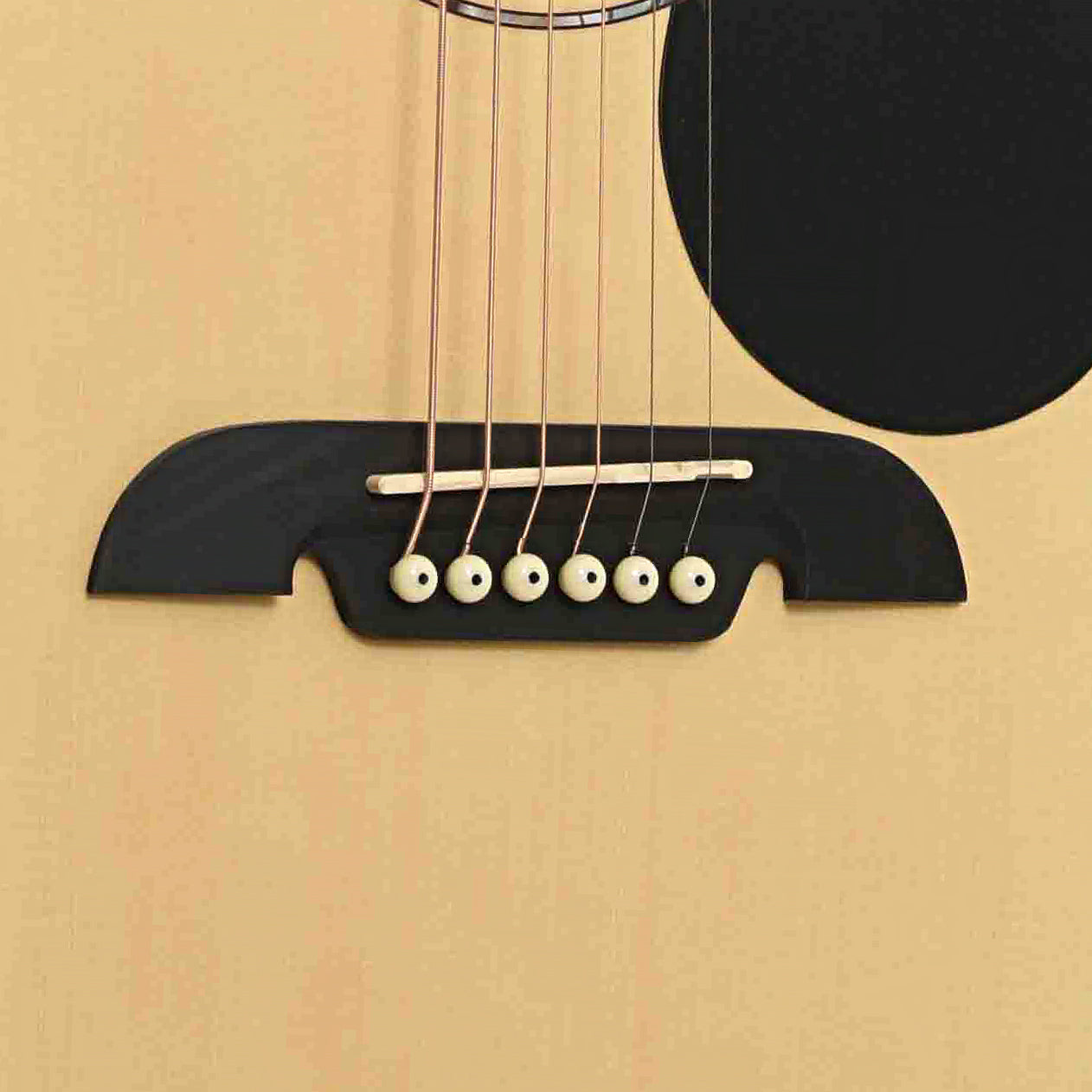 Bridge of Alvarez RDS26S-AGP Dreadnought Acoustic Starter Pack