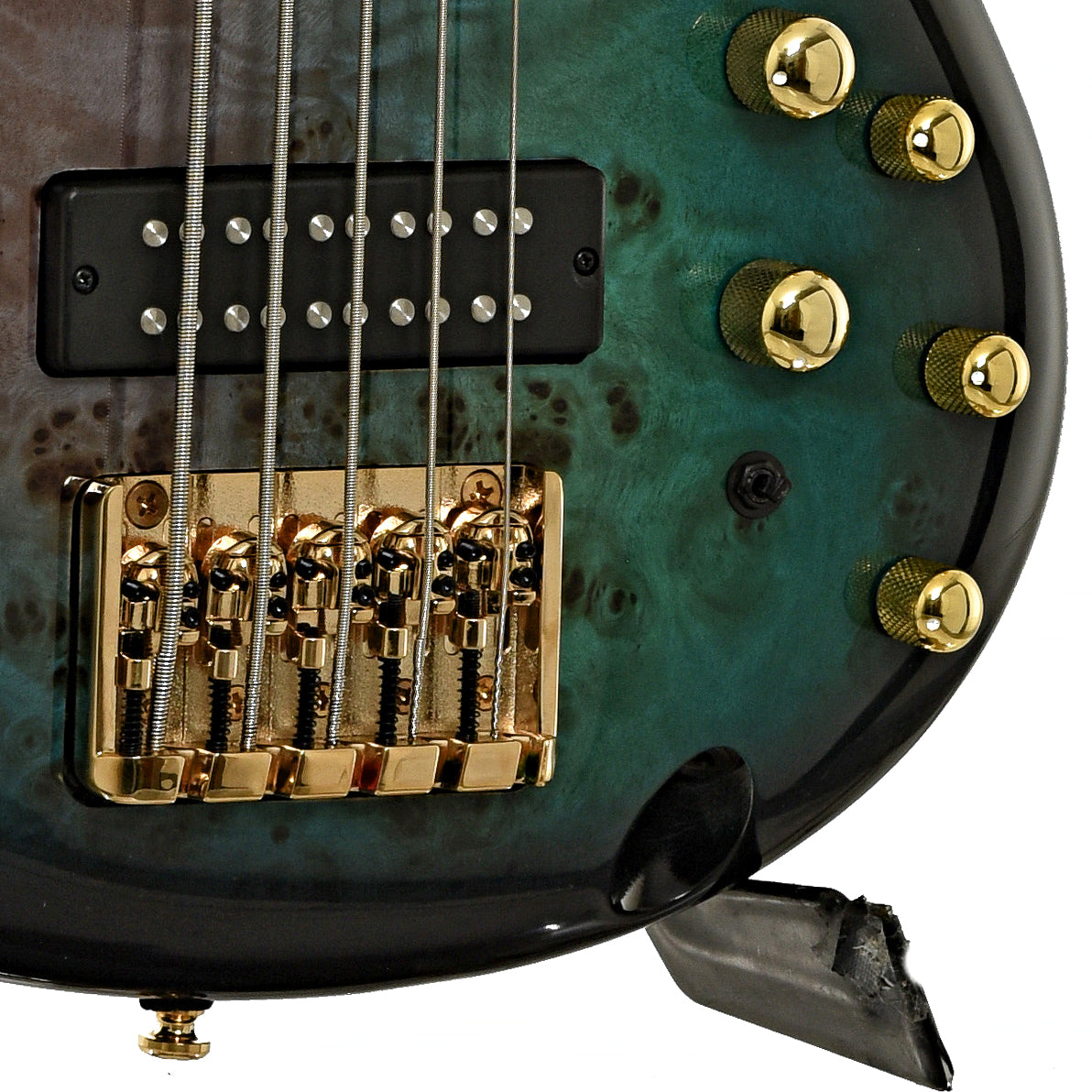 Bridge and controls of  Ibanez SR405EPBDX 5-String Electric Bass