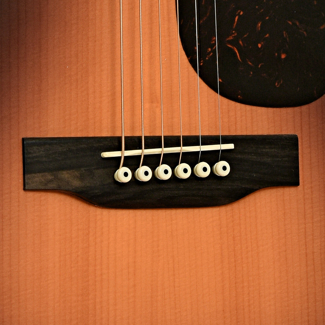 Bridge of Martin OMC-10E Modern Sunburst Guitar