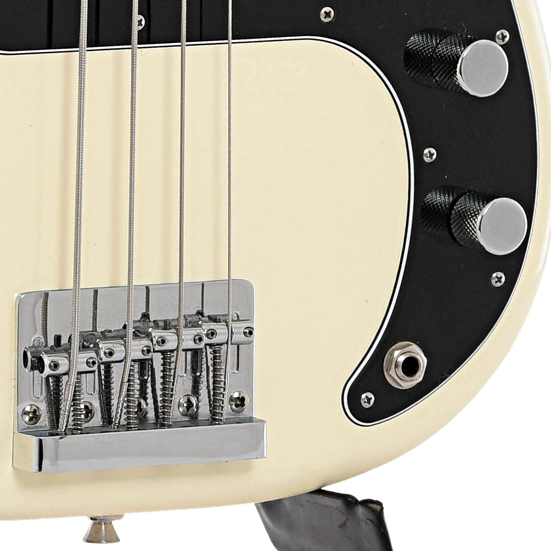 Bridge and controls of Fender Standard Precision Bass (2016)
