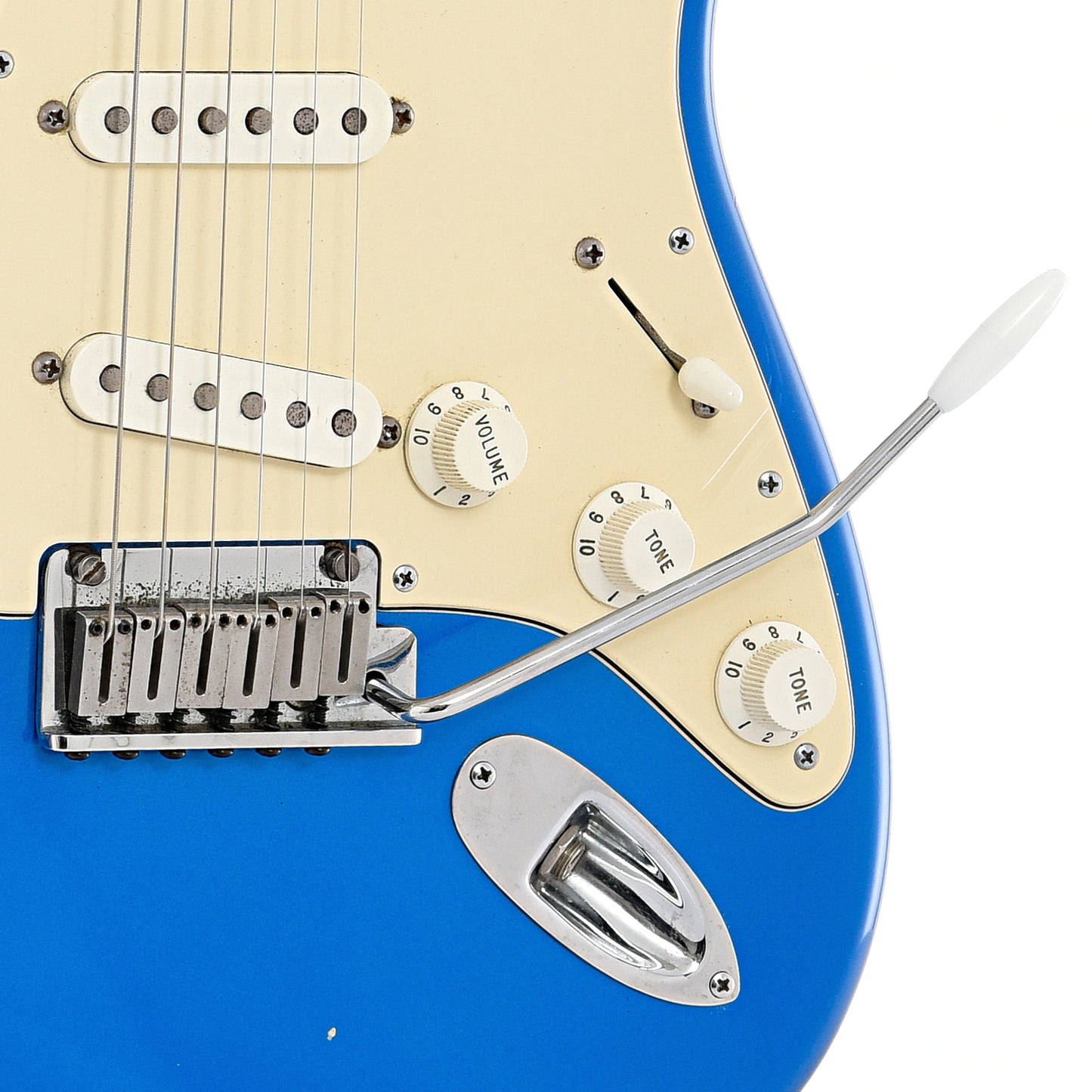 Bridge and controls of Fender American Series Stratocaster Electric Guitar (2001)