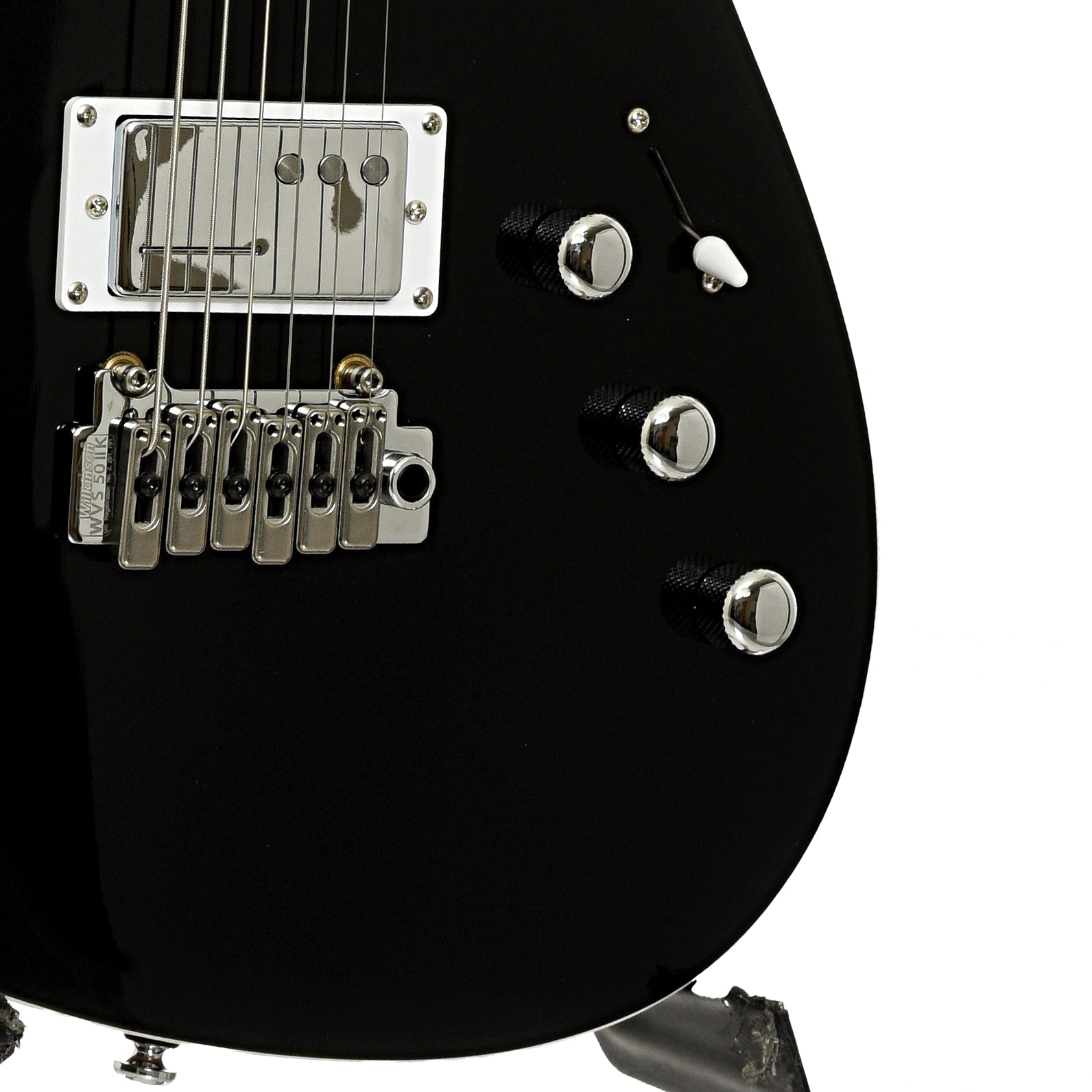 Bridge and controls of Reverend Descent Wilkinson Electric Baritone Guitar