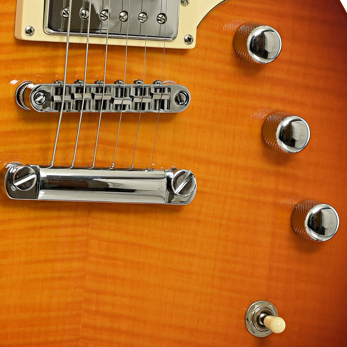 Bridge and controls of Reverend Sensai Electric Guitar