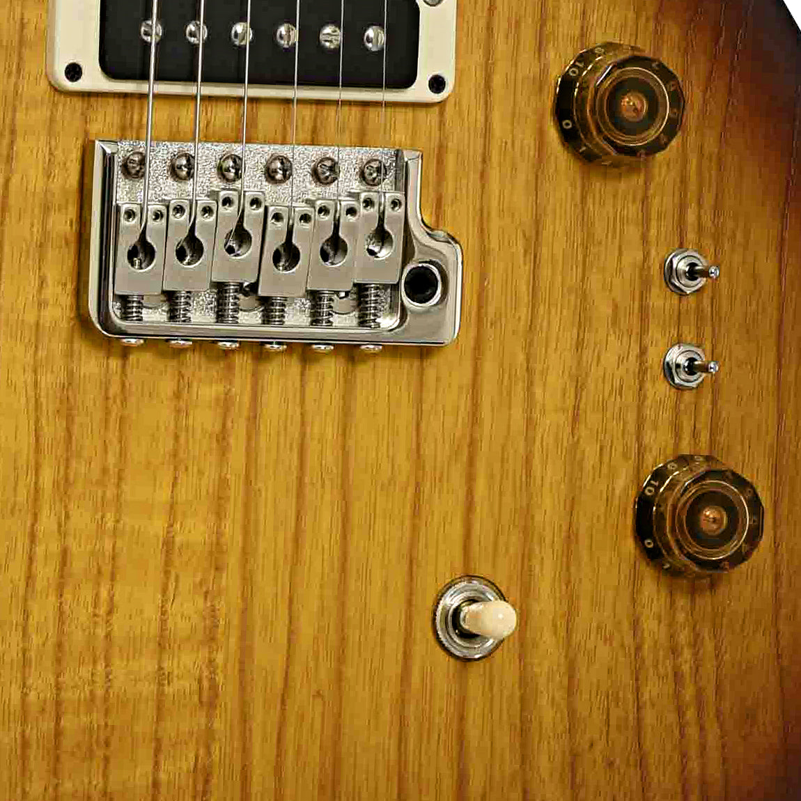 Bridge and controls of PRS CE24-08 Electric Guitar