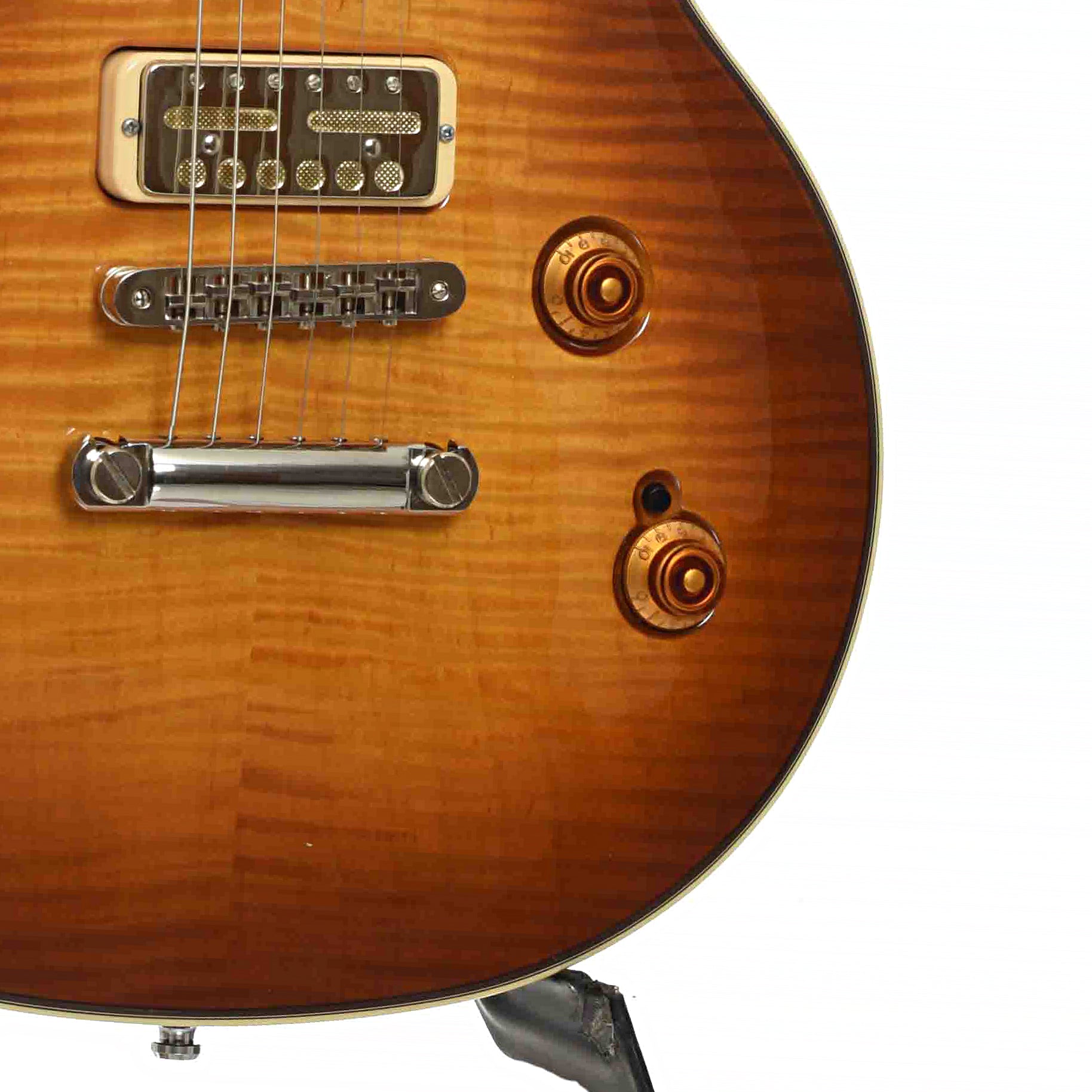 Bridge and Controls of Godin Summit Classic Supreme LTD