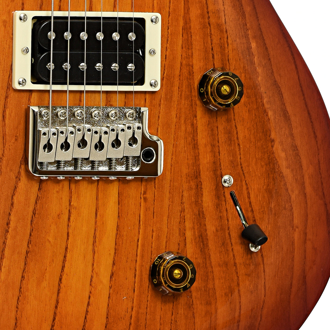 Bridge and controls of PRS SE Swamp Ash Special Electric Guitar Vintage Sunburst, Shopworn