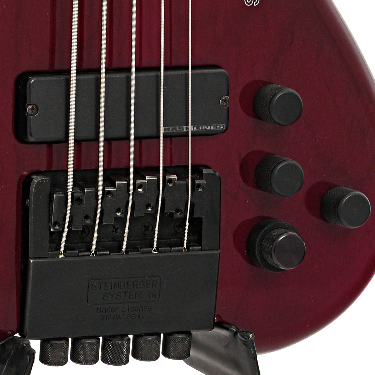 Bridge and controls of Steinberger Q5  Bass