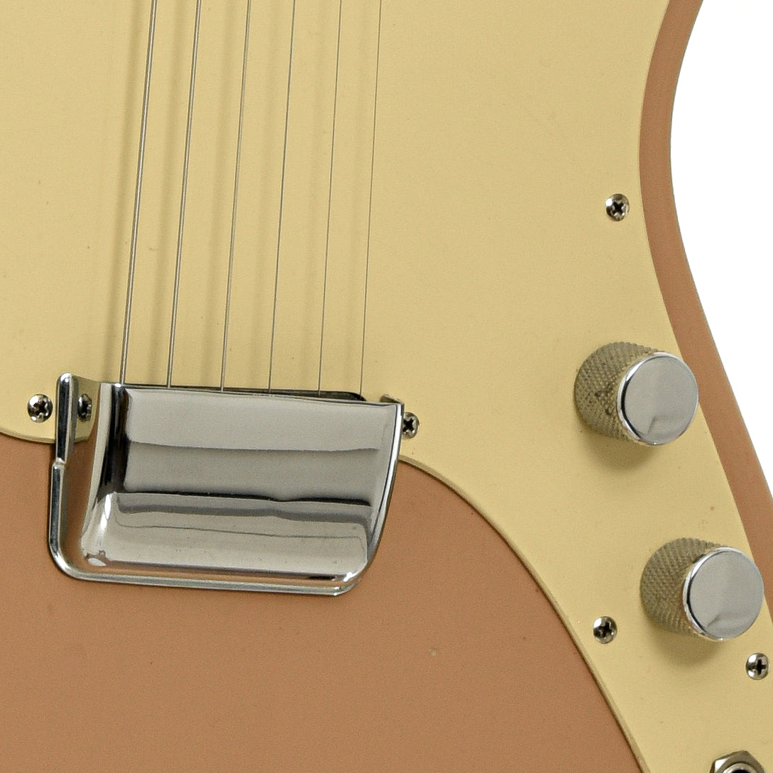 Bridge and controls of Fender Musicmaster Electric Guitar