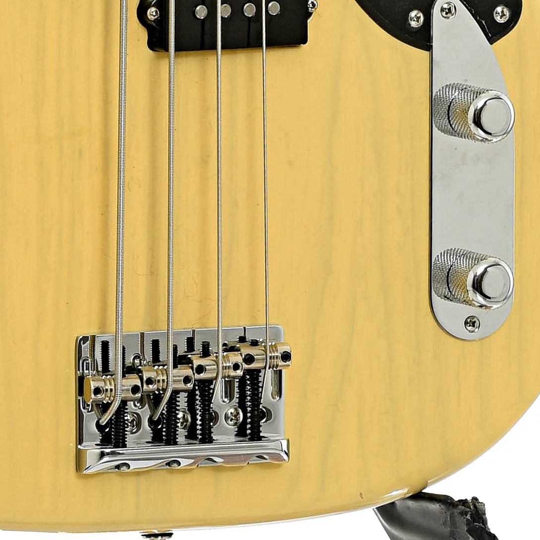 Bridge and controls of Fender Limited Edition 60th Anniversary Precision Electric Bass
