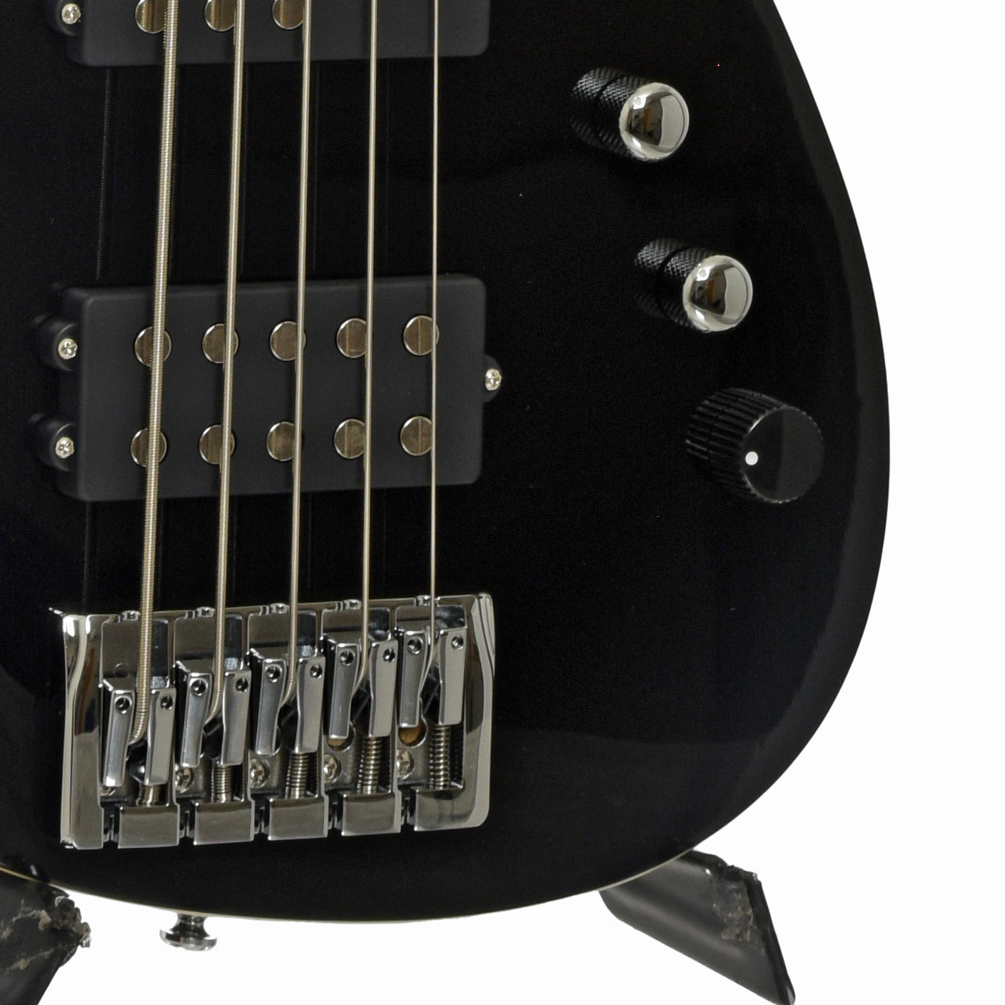Bridge and controls of Reverend Mercalli 5 5-string Electric Bass Guitar, Midnight Black 