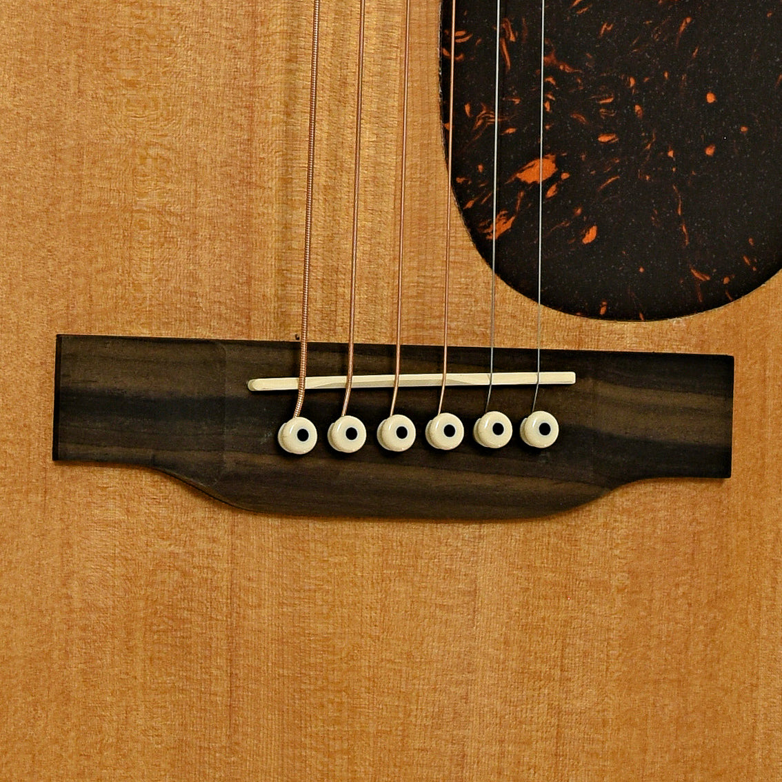 Bridge and controls of Martin 000-10E Retro Guitar 