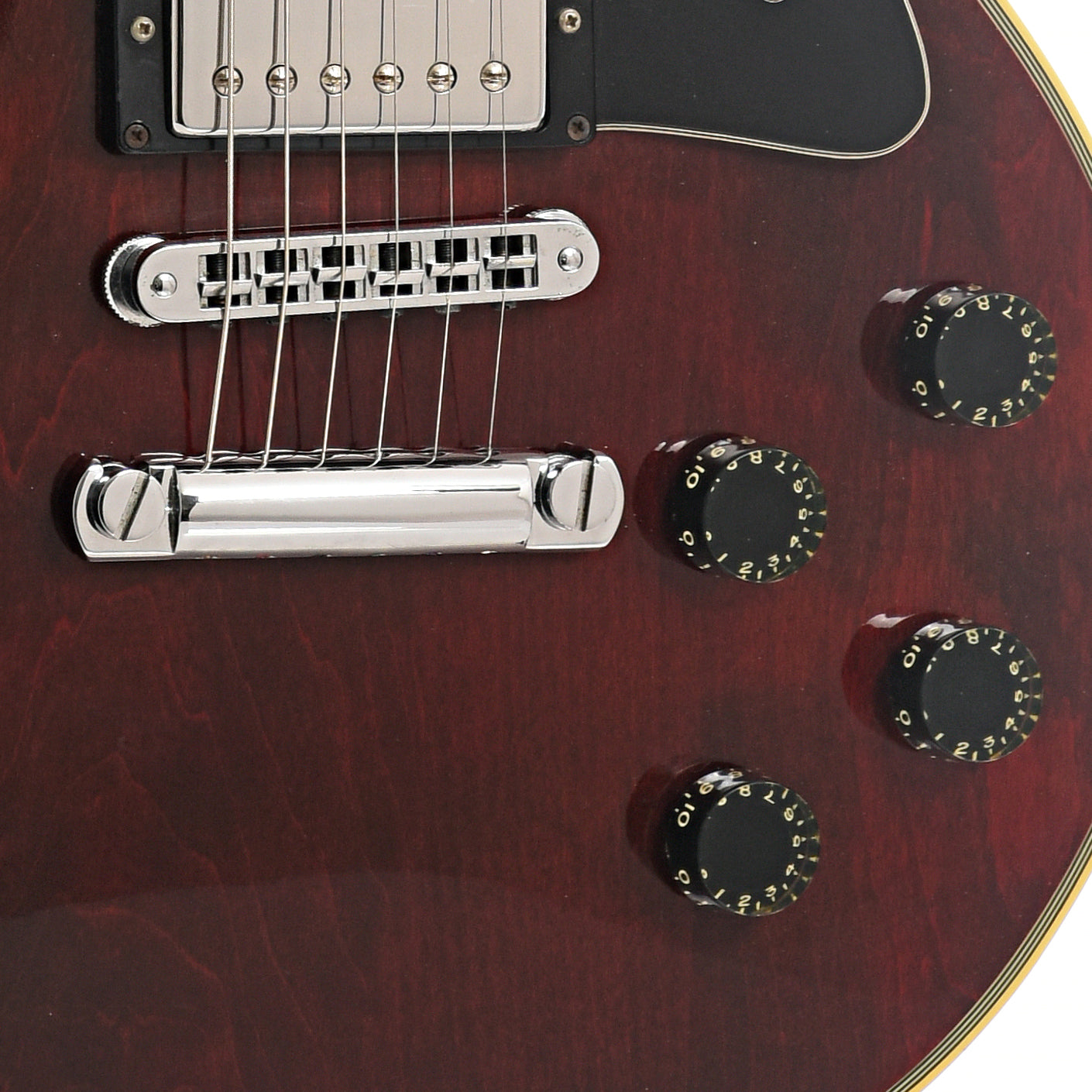 Bridge, tailpiece and controls of Gibson Les Paul Custom 