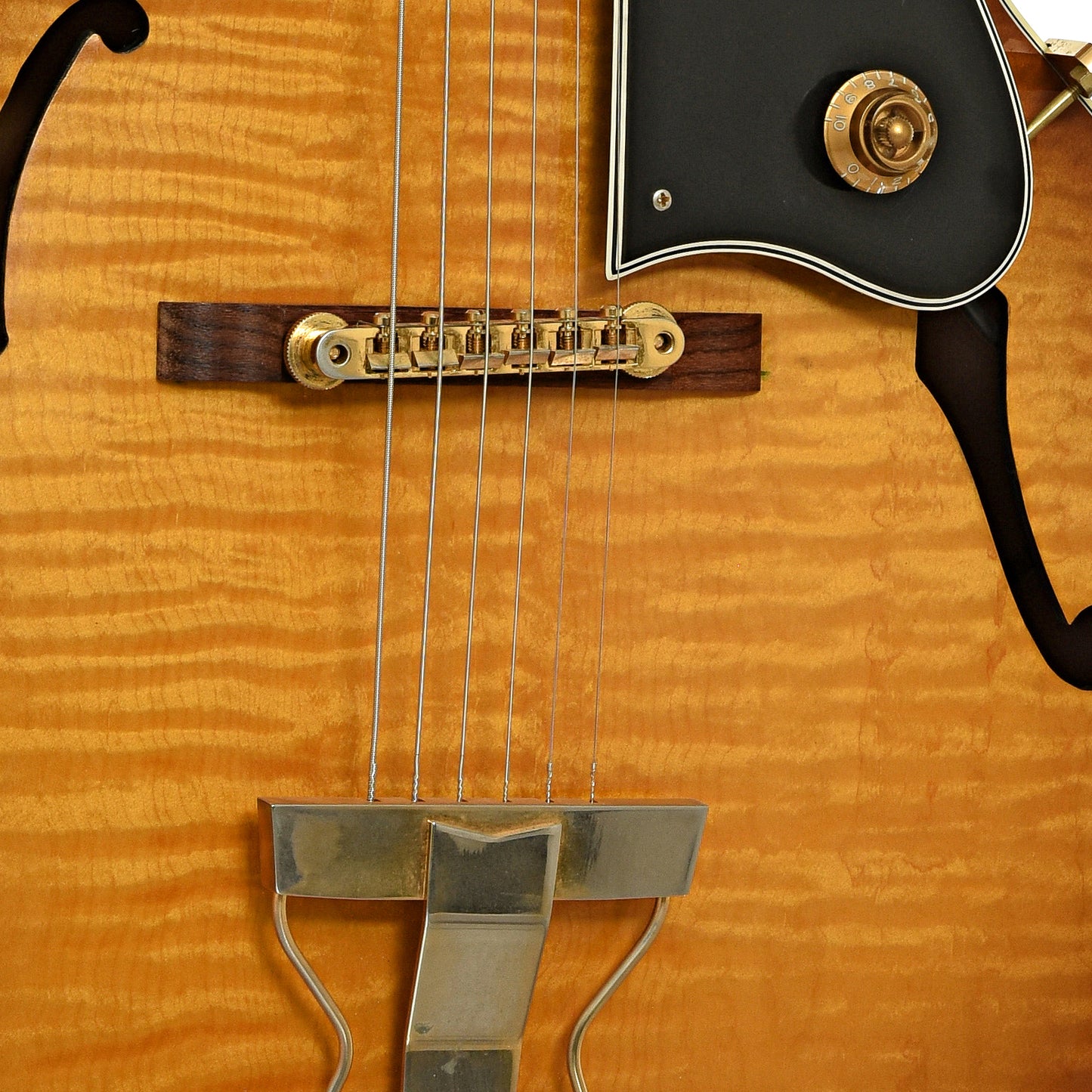 Bridge and volume controls of Gibson ES-165 Herb Ellis Hollowbody Electric Guitar 