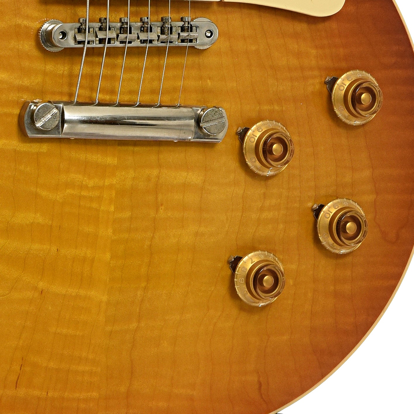 Bridge and controls of Gibson Custom Shop 60th Anniversary '59 Les Paul Standard Reissue Electric Guitar 