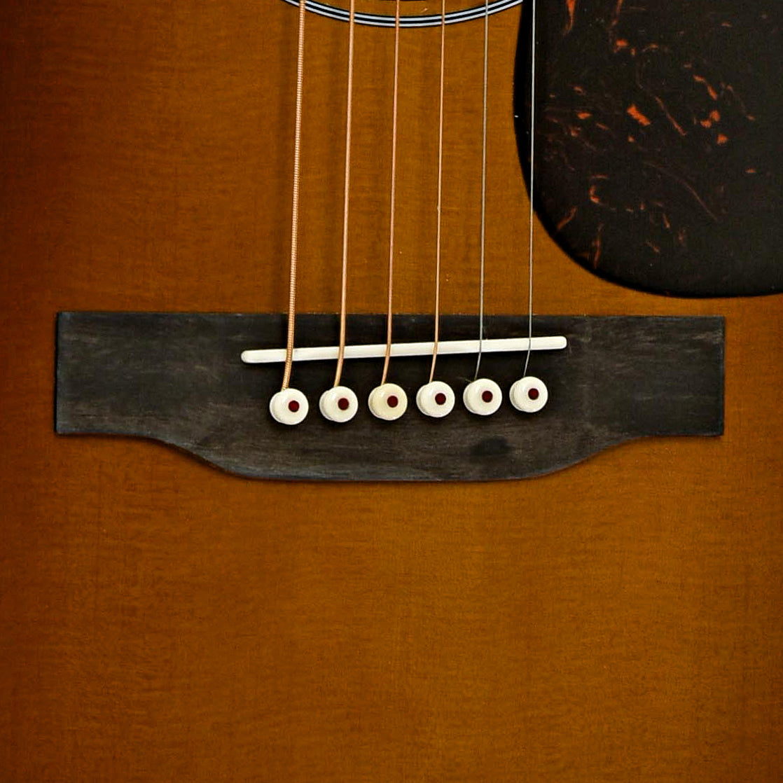 Martin D-28 Sunburst Guitar & Case – Elderly Instruments