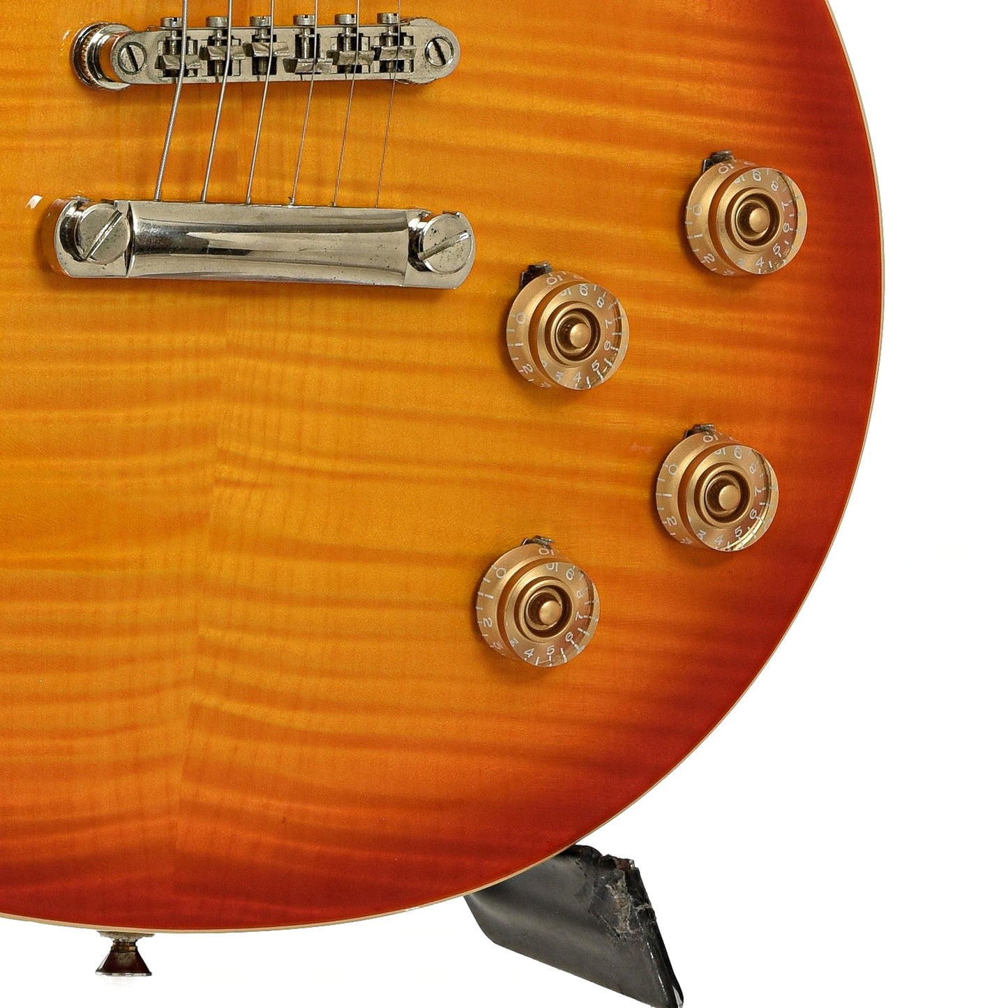 Bridge and controls of Epiphone Les Paul 1960 Tribute Plus Electric Guitar