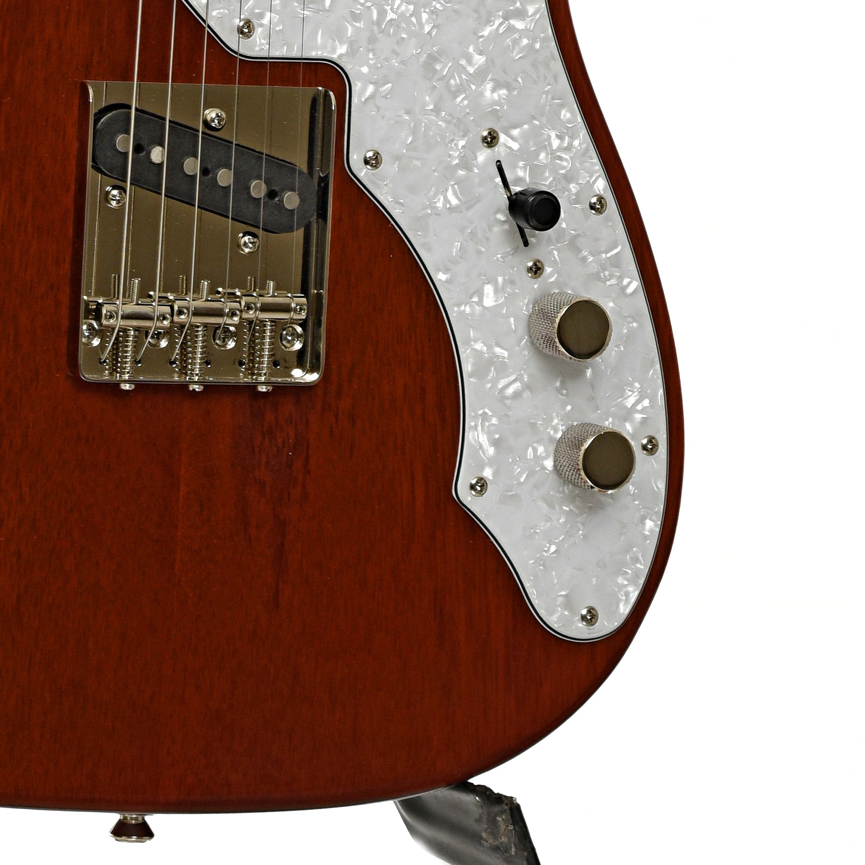 Bridge and controls of Squier Classic Vibe '60s Telecaster Thinline, Natural