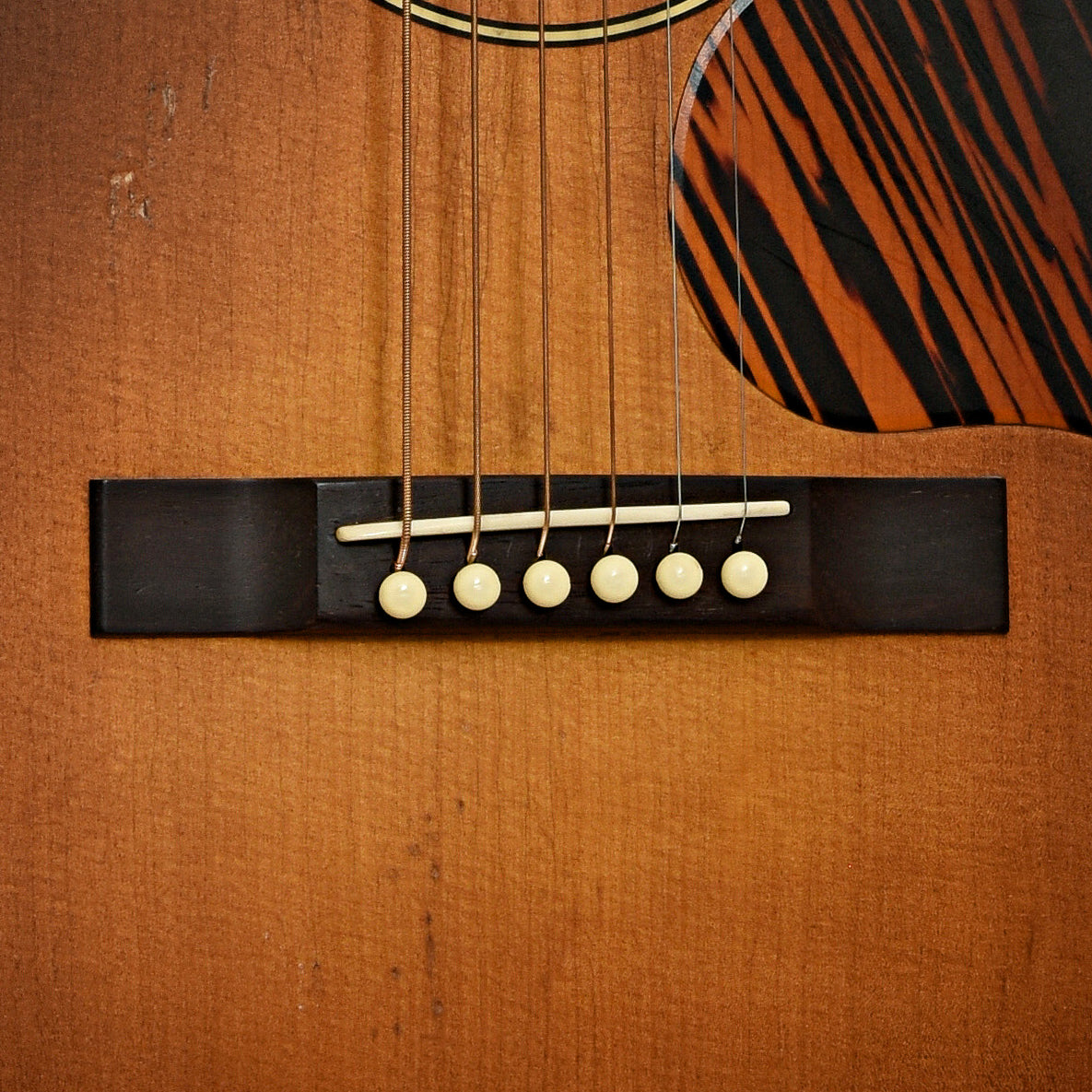 Bridge of Iris Guitar Company AB Burst Relic Wide-Nut Small Jumbo Acoustic Guitar