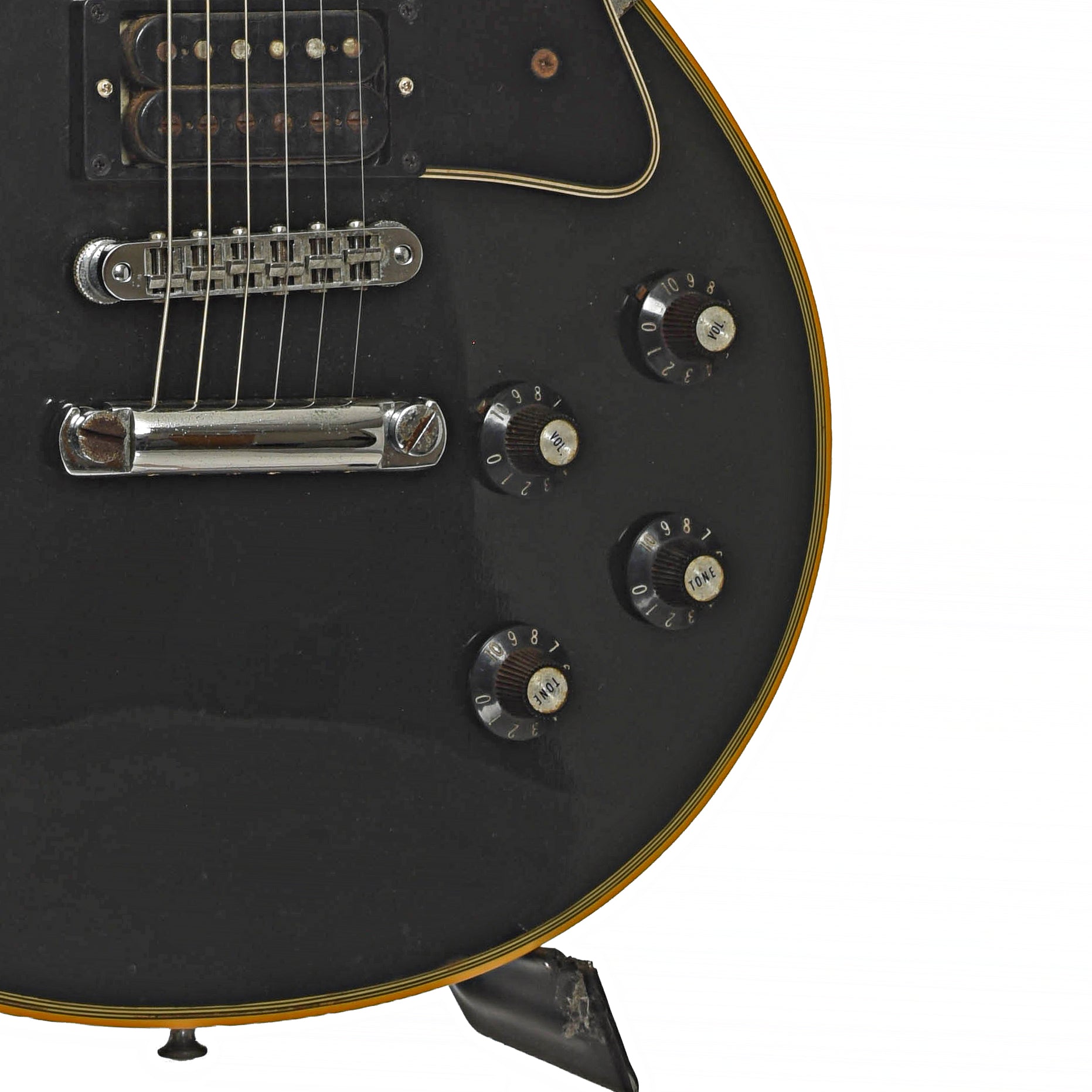 Bridge and controls of Gibson Les Paul Custom Electric Guitar