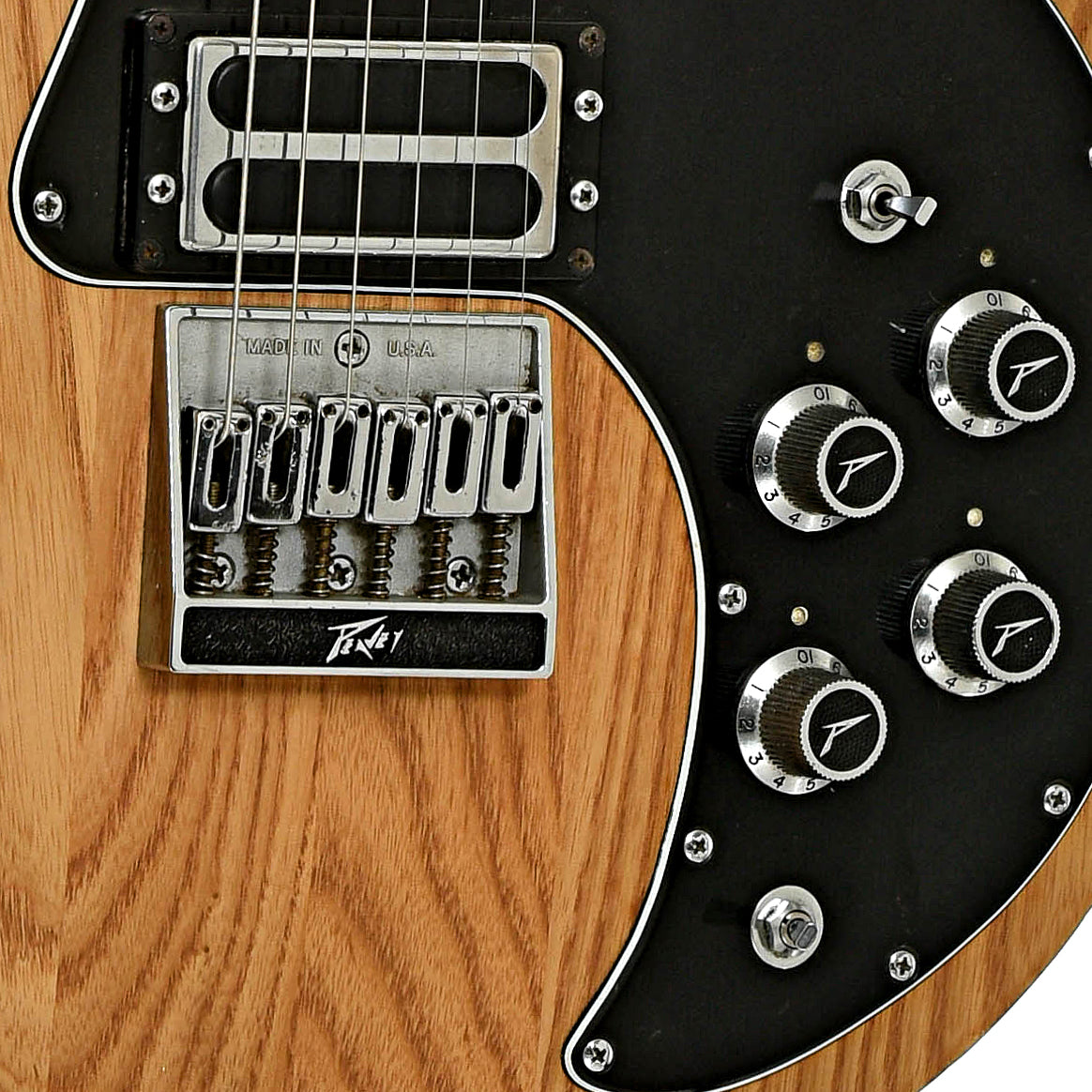 Bridge and controls of Peavey T-60 Electric Guitar