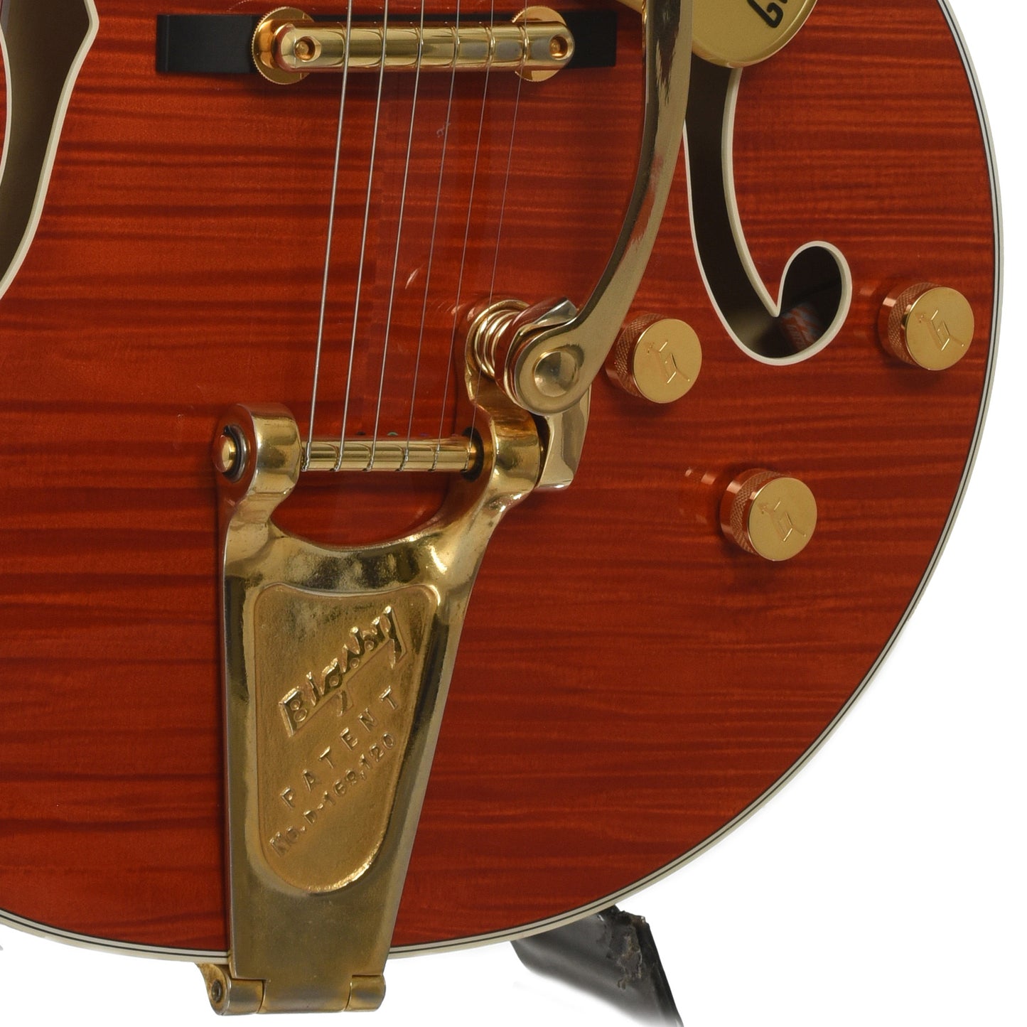 Bridge and controls of Gretsch G6120TFM Players Edition Nashville Hollowbody Electric Guitar