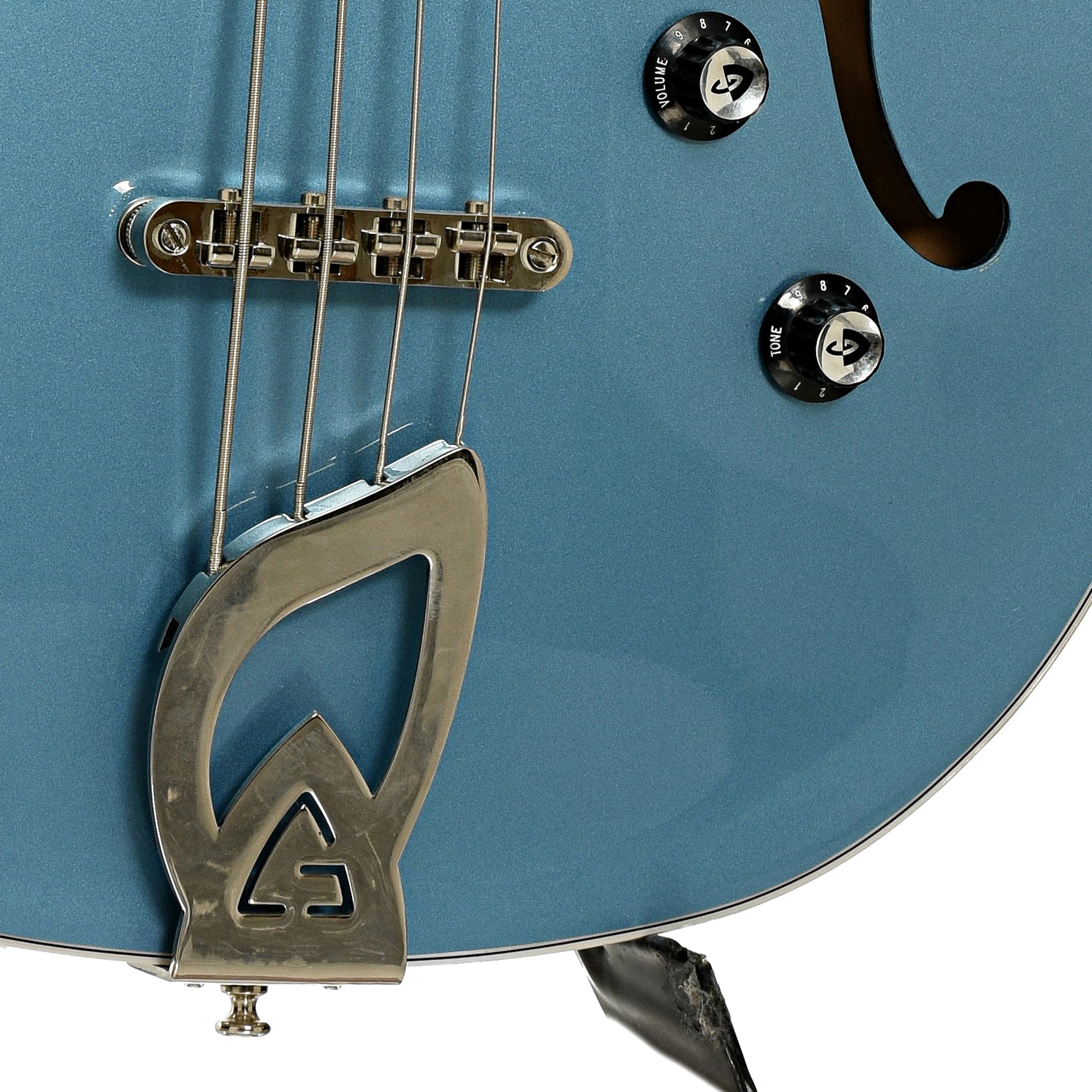 Bridge and controls of Guild Starfire 1 Semi-hollow Electric Bass 