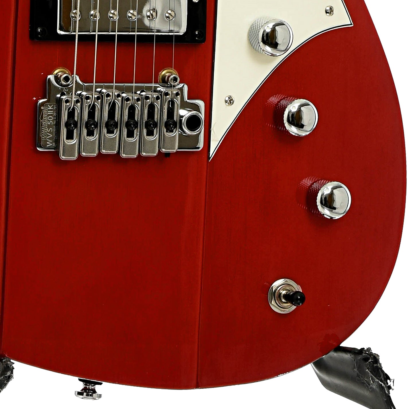 Bridge and controls of Reverend Warhawk DAW Electric Guitar, Transparent Cherry