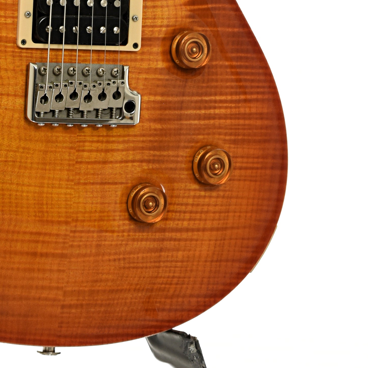 Bridge and controls of PRS Custom 24 10 Top Electric Guitar