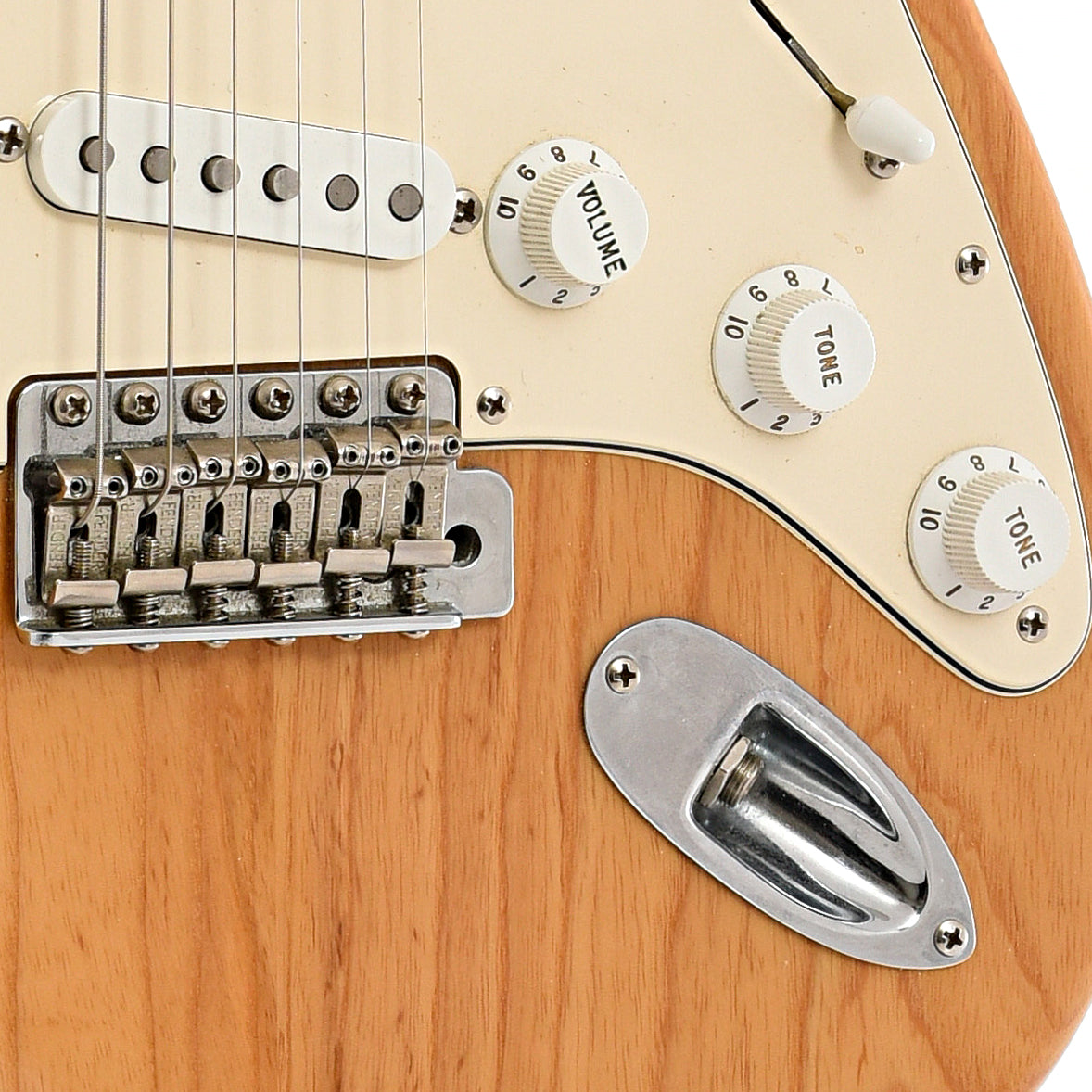 Bridge and controls of Fender Stratocaster 70s Reissue