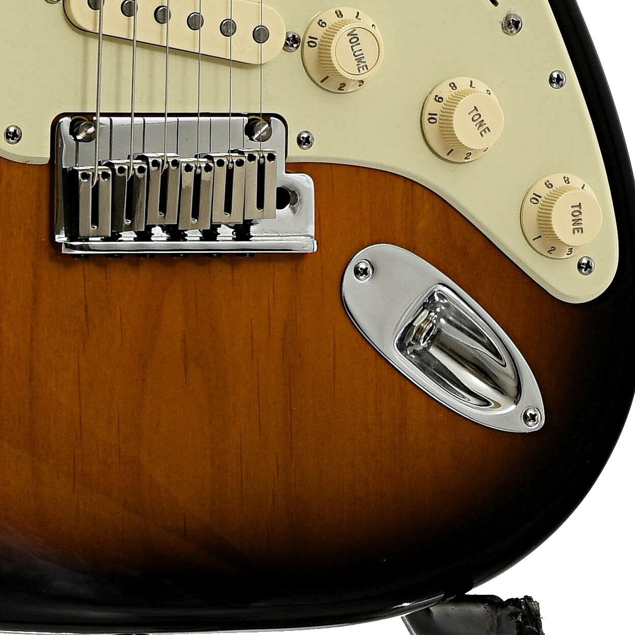 Bridge and controls of Fender American Deluxe Stratocaster 