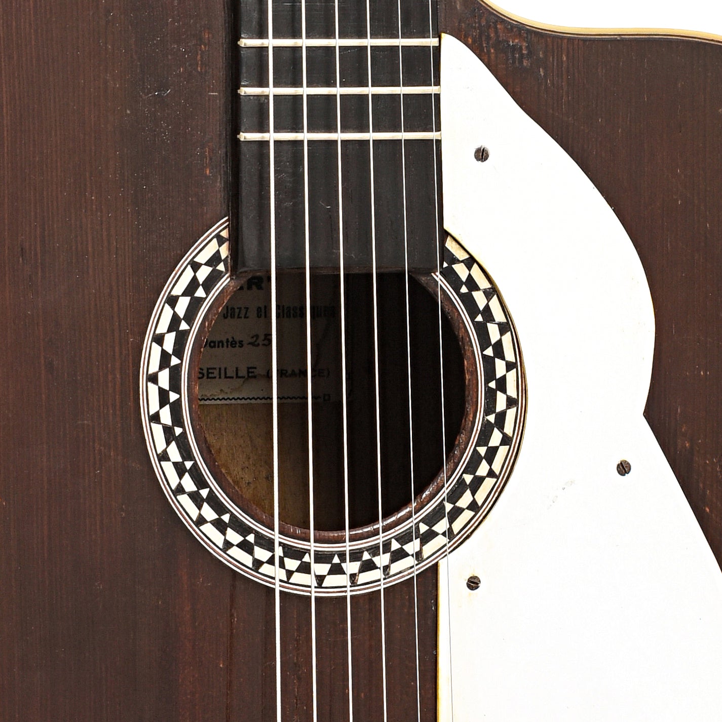 Sound hole of Carbonell 25