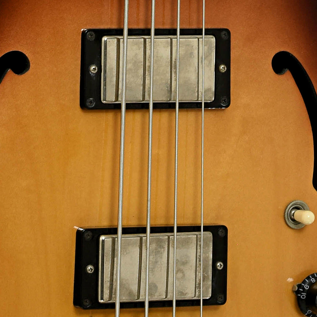 Pickups of Gibson ES-335 Hollowbody Bass Guitar