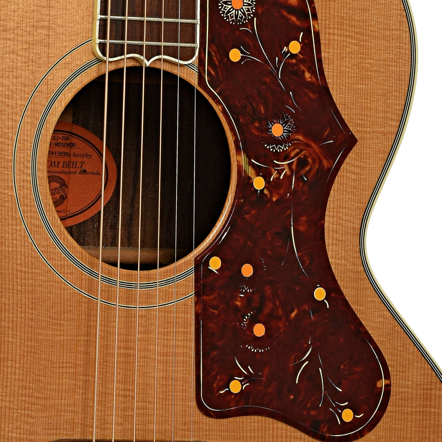 Soundhole of Gibson SJ-200 TRI Rosewood