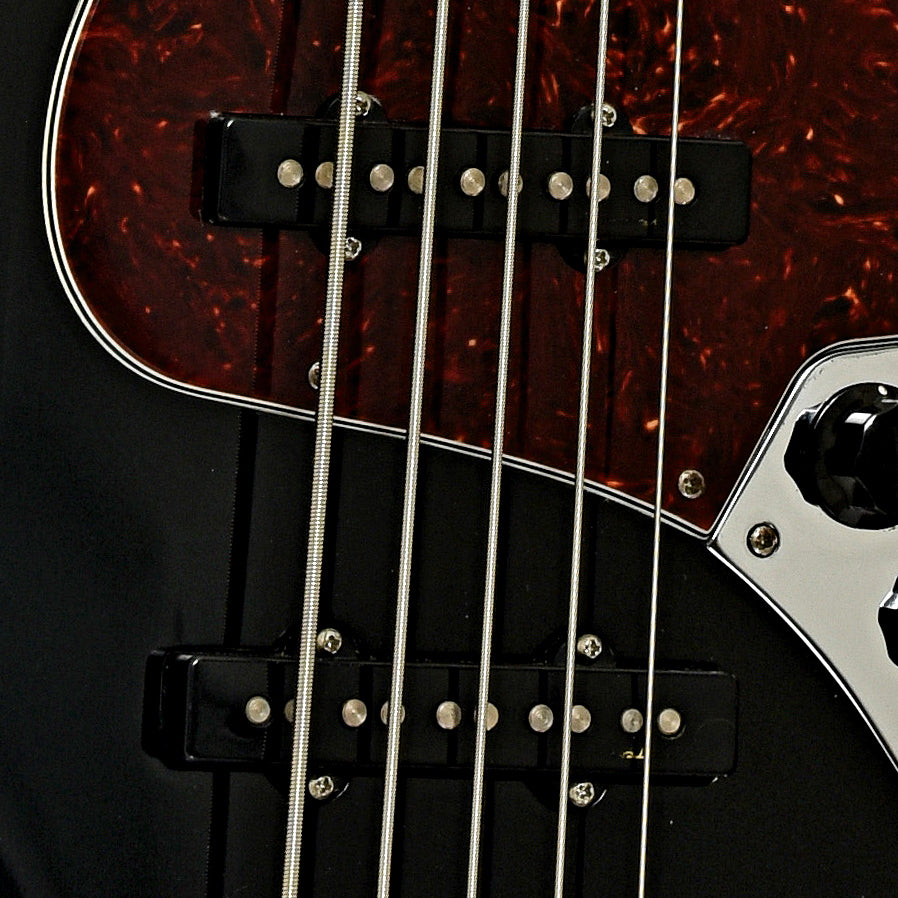 Pickups of Fender Deluxe Active Jazz Bass V