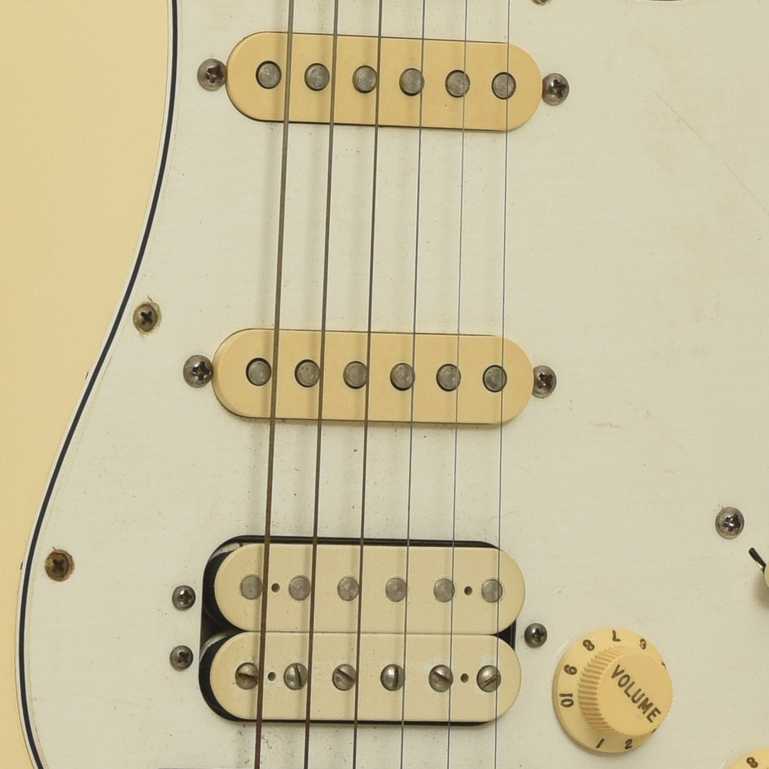 Pickups of Fender Standard HSS Stratocaster with Floyd Rose Electric Guitar