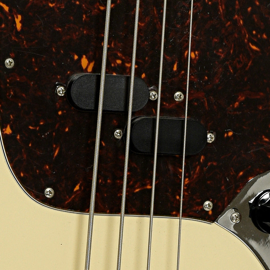PIckups of Fender Mustang 4-String Electric Bass