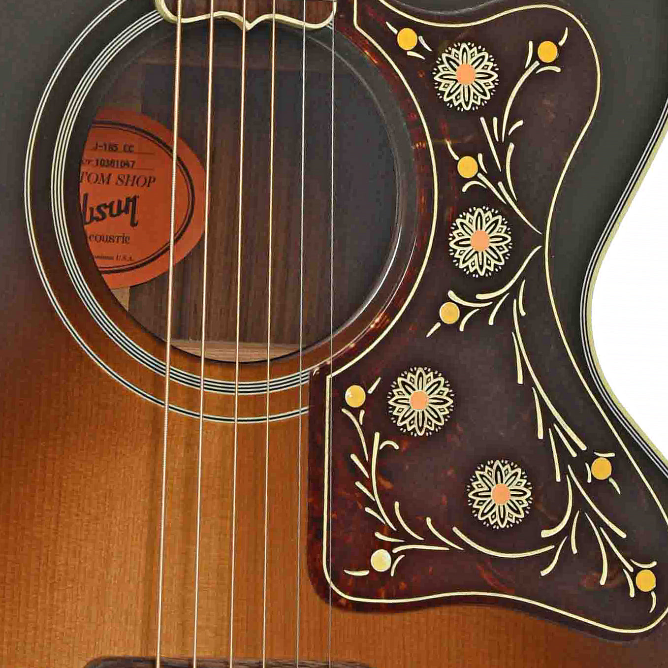 Soundhole of Gibson Custom Shop J-185 EC