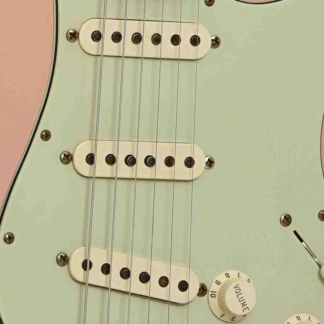 Pickups of Fender Custom Shop Heavy Relic '69 Stratocaster